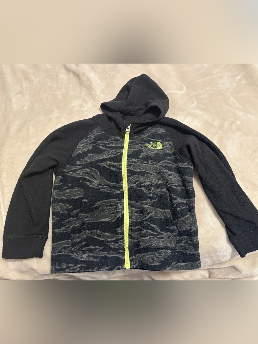The North Face Black Camouflage Fleece Zip Up Hoodie Size 3T Toddler